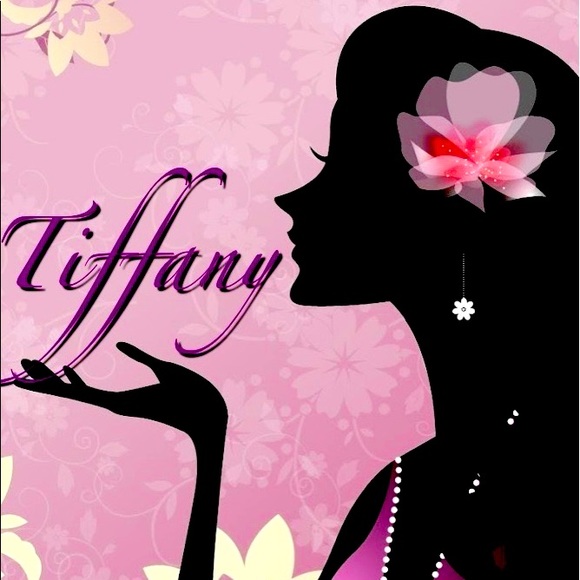 π Meet your Posher, Tiffany.. Welcome To My Closet π - Picture 1 of 1